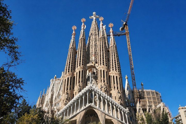 Sagrada Familia Skip the Line Guided Tour