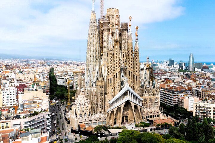 Sagrada Familia Skip the Line Guided Tour, photo 3