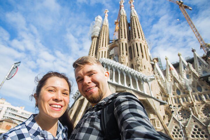 Sagrada Familia & Gaudi Tour Private or Small Group with Tickets, photo 2