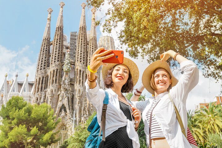 Barcelona: Sagrada Familia Guided Tour with Fast Track Access, photo 2
