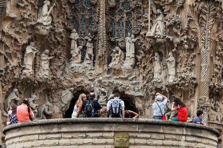 Sagrada Familia Guided Tour with Skip The Line Access, photo 3