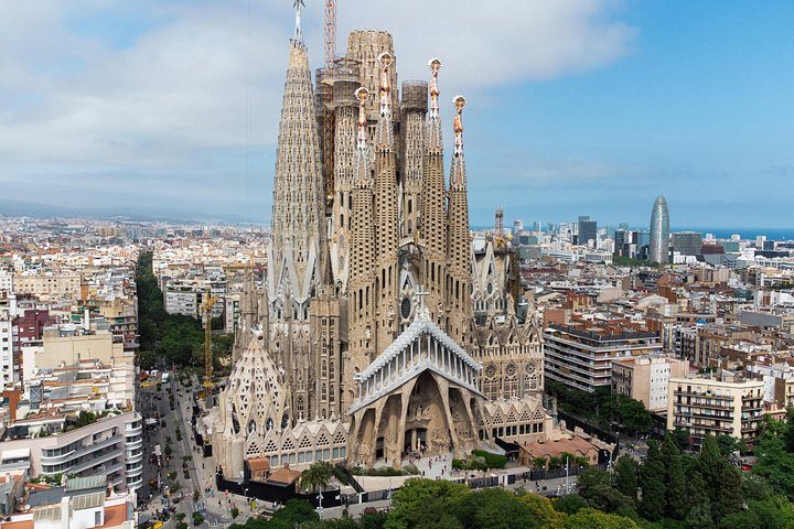 Combo: Skip the Line Sagrada Familia & Park Guell Guided Tour, photo 2