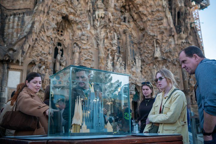 Barcelona Sagrada Familia Small Group Tour, Optional Tower Access, photo 2