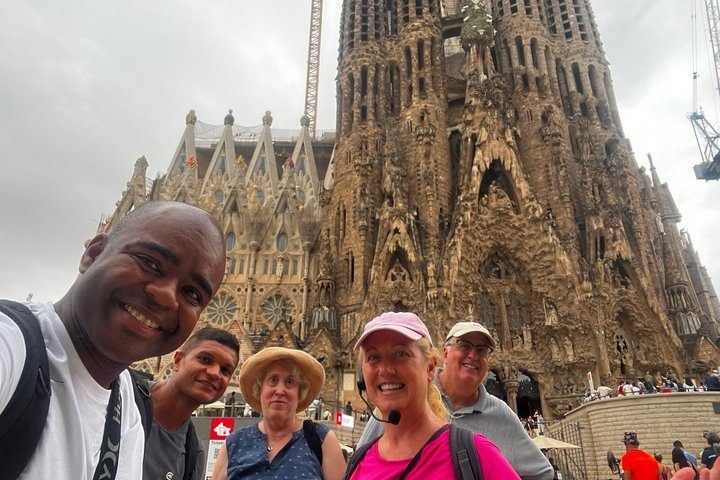 Facades of the Sagrada Familia: Gaudí's Secrets - sweet surprise
