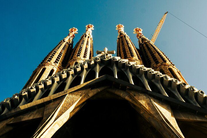 Best of Barcelona: Sagrada Familia, Gaudi & Candy Tasting Tour