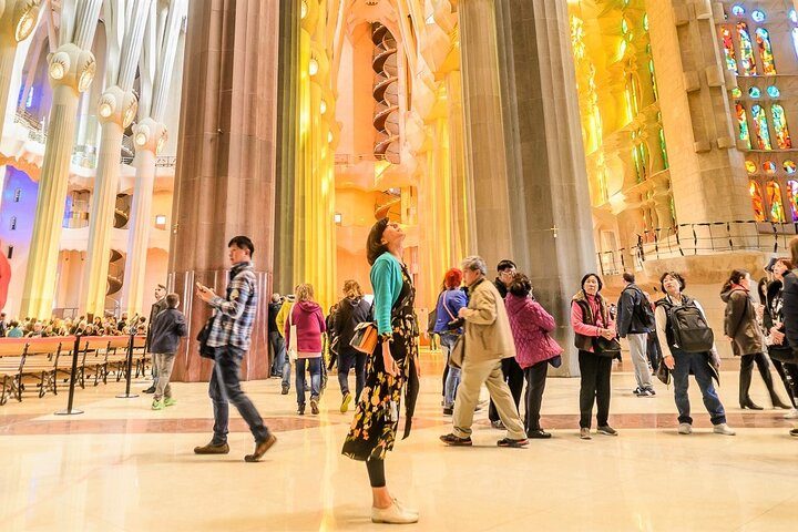 Sagrada Familia Skip the Line Ticket with Official Guide, photo 3