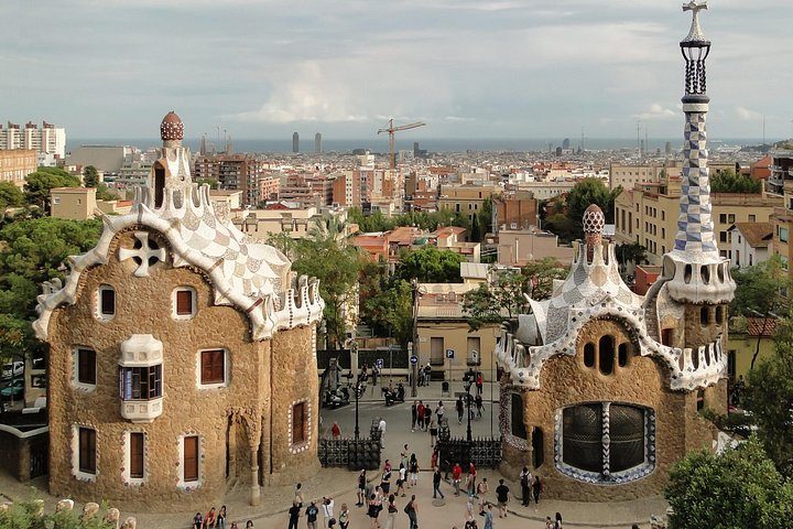 Sagrada Familia and Park Guell 4 hours Gaudi Tour in Barcelona
