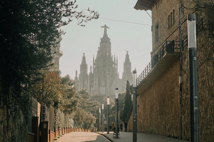 Private Barcelona and Sagrada Familia Tour with Hotel Pick-up, photo 2